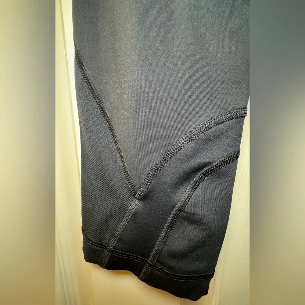 Lululemon Inspire Crop Leggings Size 6 Black Mesh Panel Running Yoga Pants